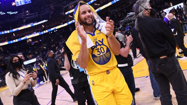 Curry ha il più alto totale più-meno in questa stagione